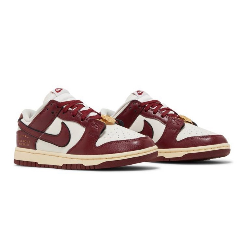 Wmns Dunk Low SE ‘Sisterhood Team Red’